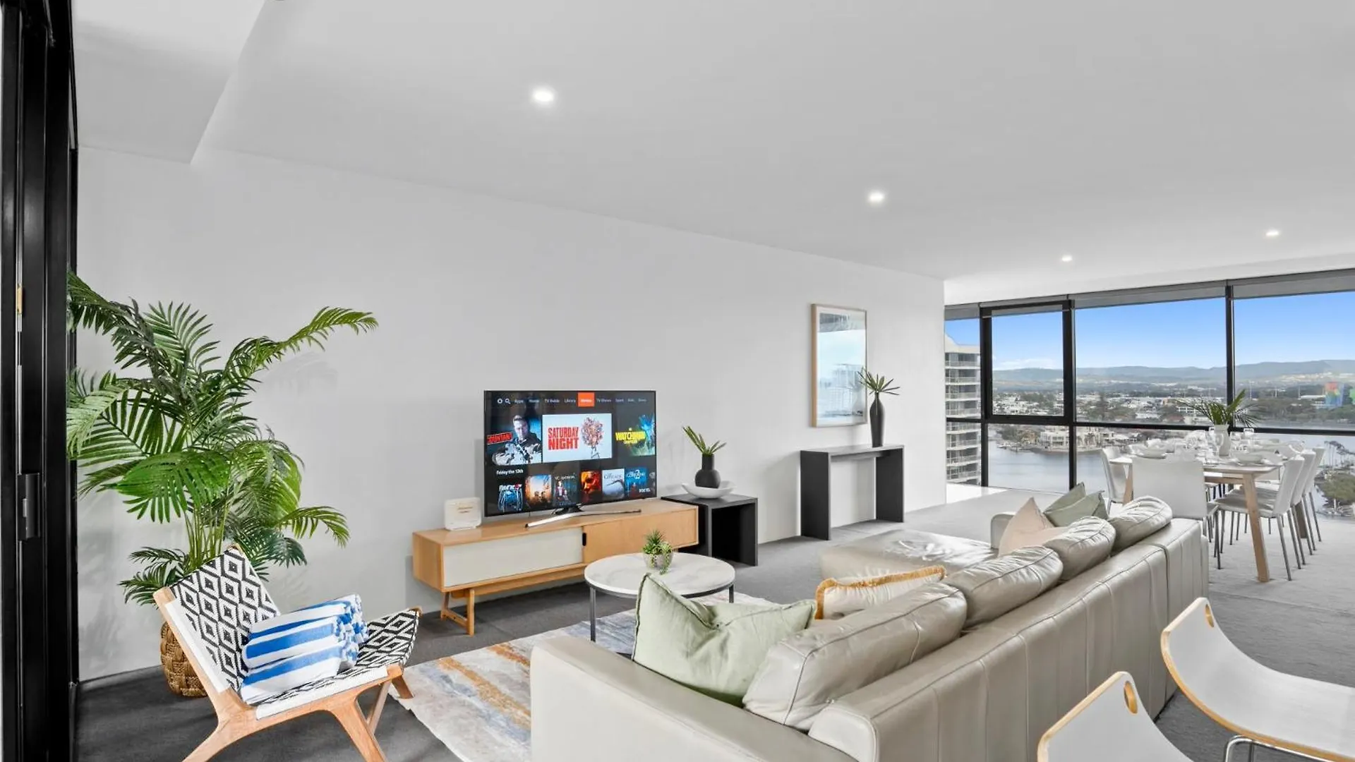 Сasa de vacaciones Circle On Cavill, Pool, Spa, Gym - Steps To Beach Gold Coast Australia