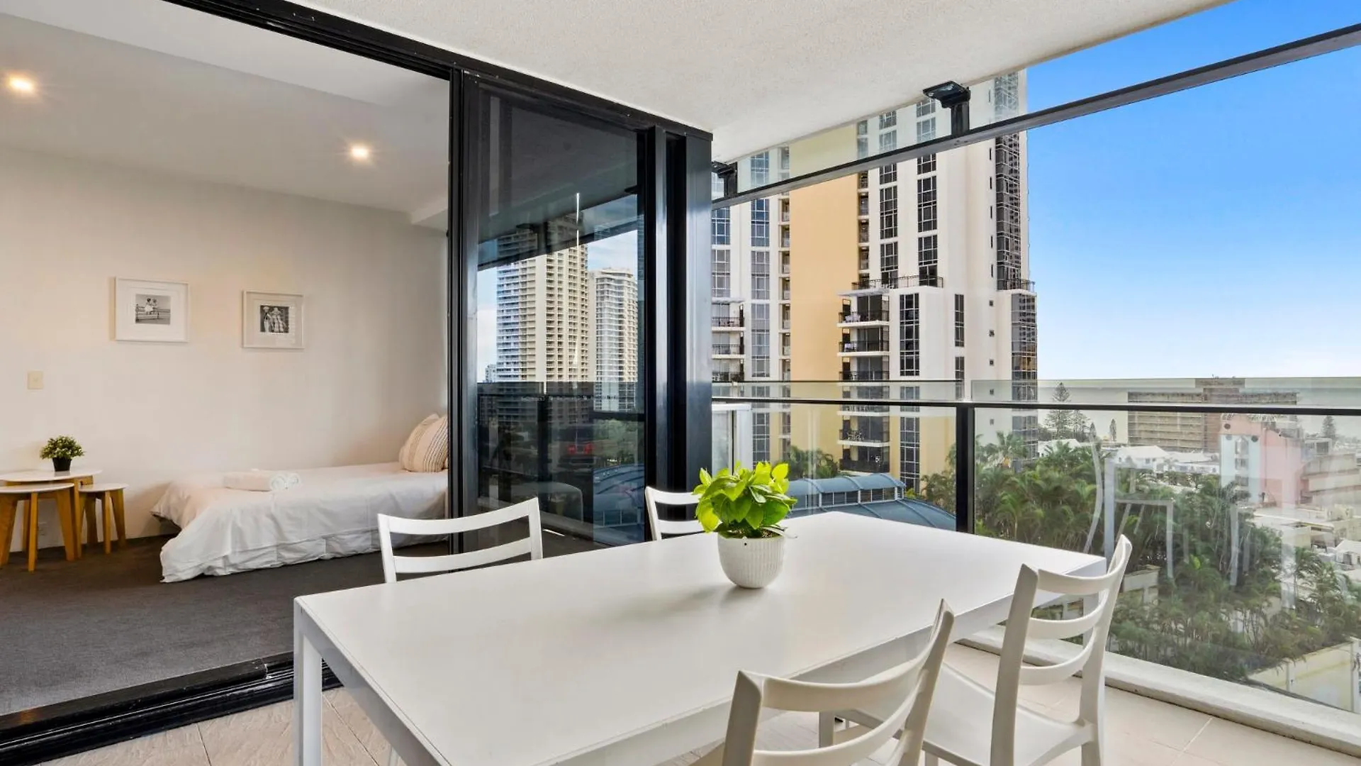 Сasa de vacaciones Circle On Cavill, Pool, Spa, Gym - Steps To Beach Gold Coast