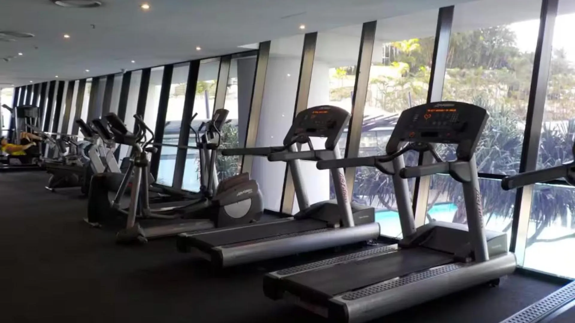Сasa de vacaciones Circle On Cavill, Pool, Spa, Gym - Steps To Beach Gold Coast