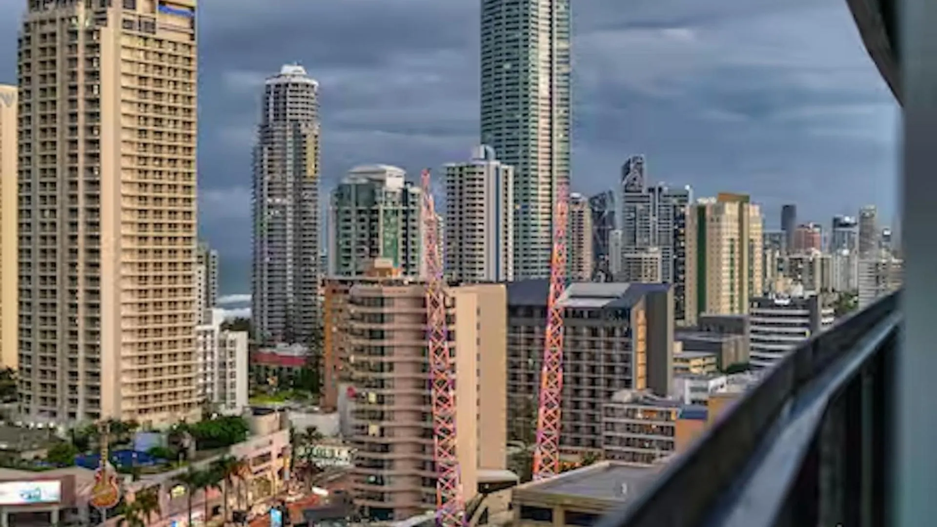 Сasa de vacaciones Circle On Cavill, Pool, Spa, Gym - Steps To Beach Gold Coast