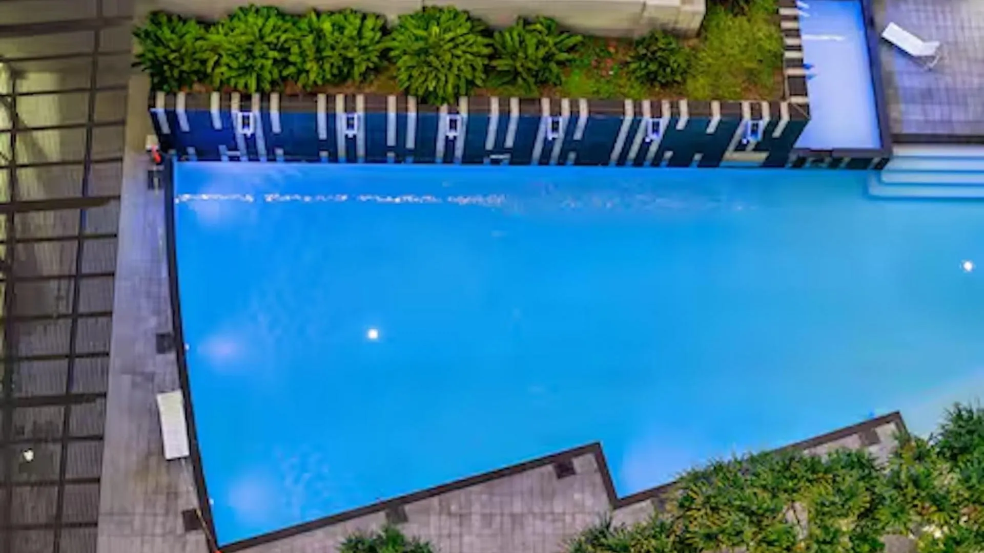 Holiday home Circle On Cavill, Pool, Spa, Gym - Steps To Beach Gold Coast Australia