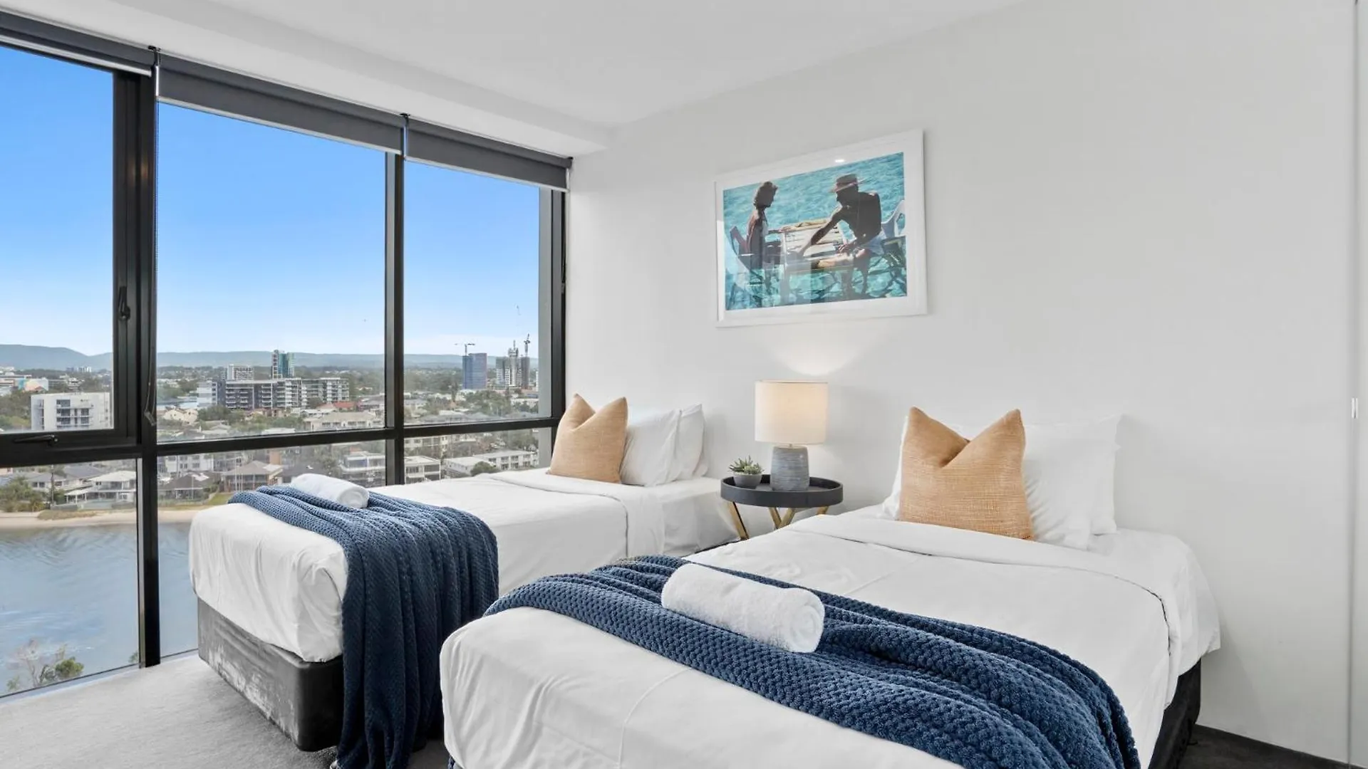 Holiday home Circle On Cavill, Pool, Spa, Gym - Steps To Beach Gold Coast Australia