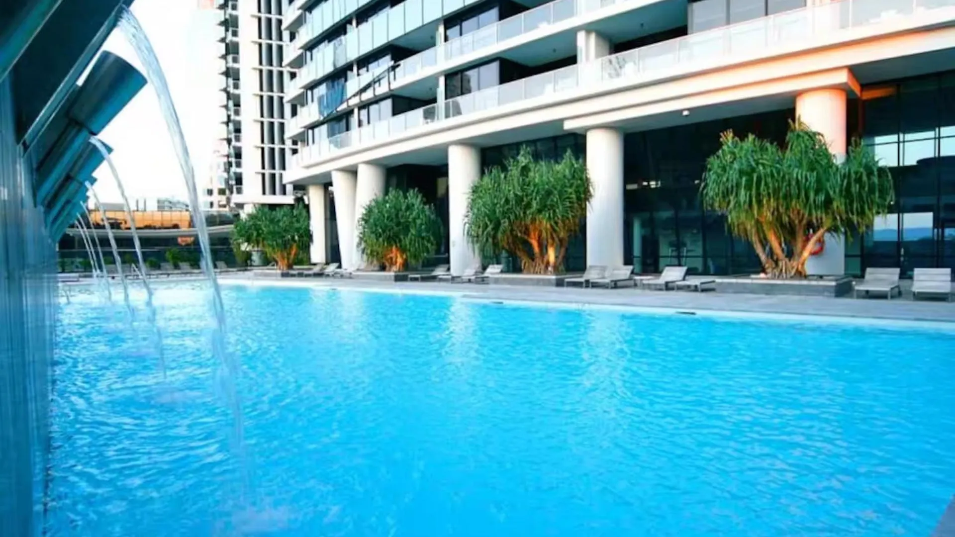 Circle On Cavill, Pool, Spa, Gym - Steps To Beach Gold Coast Holiday home